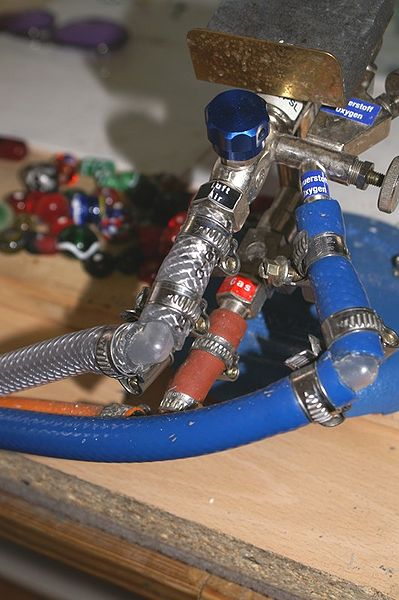 Datei:3Gas 2.jpg